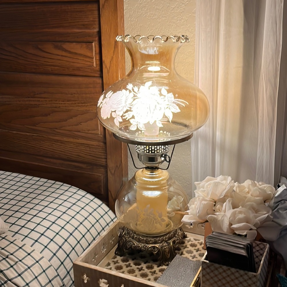 Vintage Lamp oil lamp glass roses Victorian